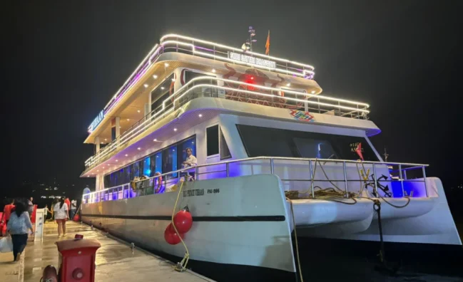 Dinner Cruise (Starts 7:30 PM)