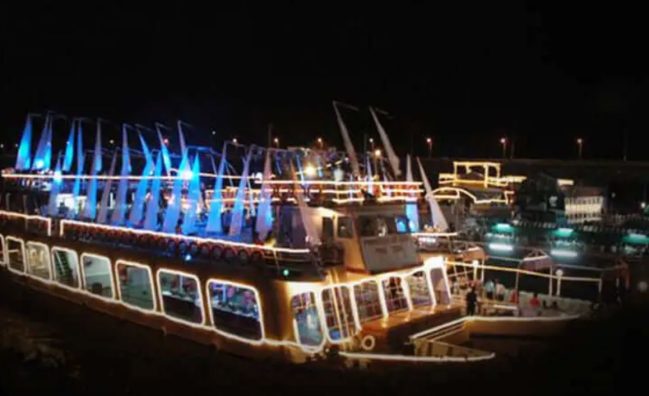 Dinner Cruise (Starts 8:30 PM)